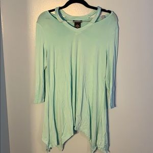 Size Medium asymmetric top